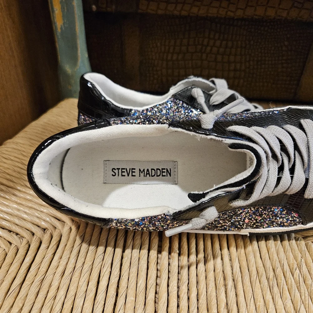 Steve Madden Women's Embark Glitter Low Leather Top Sneaker - Size 6M